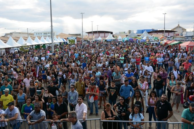 Servidores confraternizam no “Celebra Servidor”