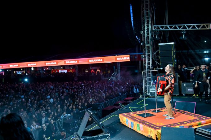 Dorgival Dantas encerra primeira noite do Arraiá da Conquista no Parque de Exposições