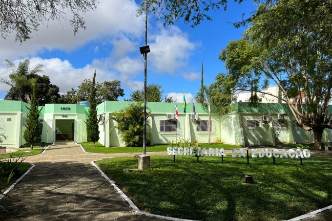 Secretaria Municipal de Educação recebe prêmio Inovação Tecnológica: matrículas on-line