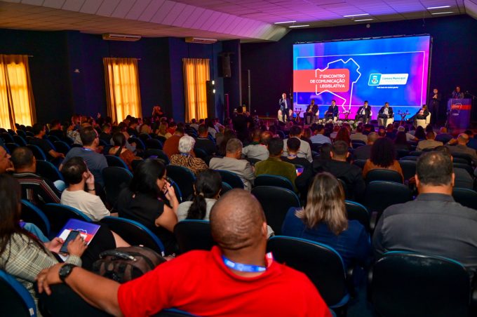 Governo Municipal participa do 1º Encontro de Comunicação Legislativa no auditório do Cemae