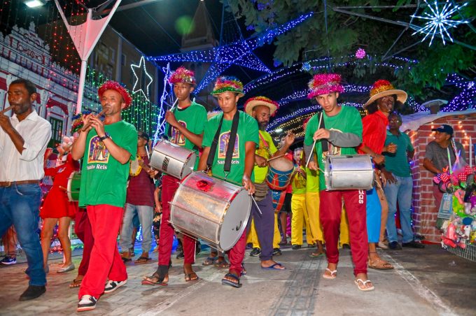 Encontro de Terno de Reis encerra programação do Natal Conquista de Luz
