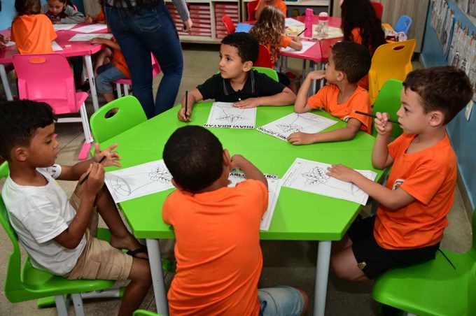 Prefeitura autoriza abertura de processo seletivo para contratação de professores, monitores, intérprete de libras e instrutores