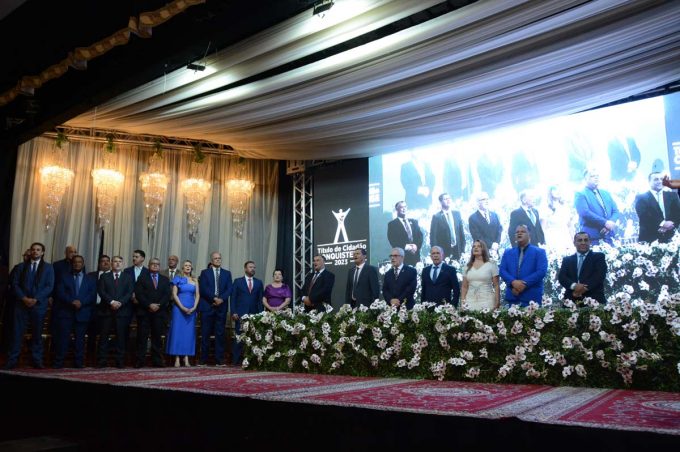 Prefeitura participa da Sessão Solene de entrega do Título de Cidadão Conquistense promovida pela Câmara