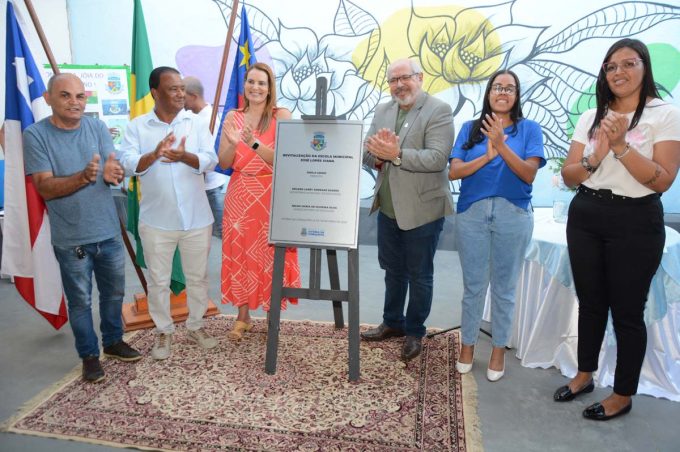 Revitalização da escola de Campinhos é entregue e Prefeitura anuncia ampliação