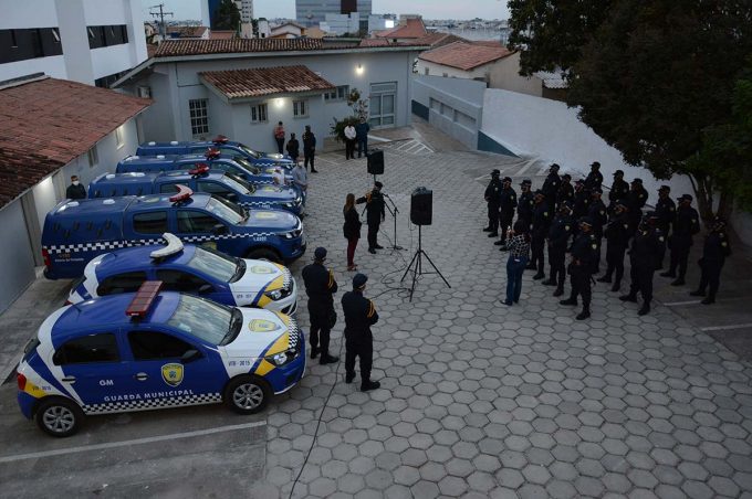 Prefeitura entrega quatro viaturas novas para a Guarda Civil Municipal