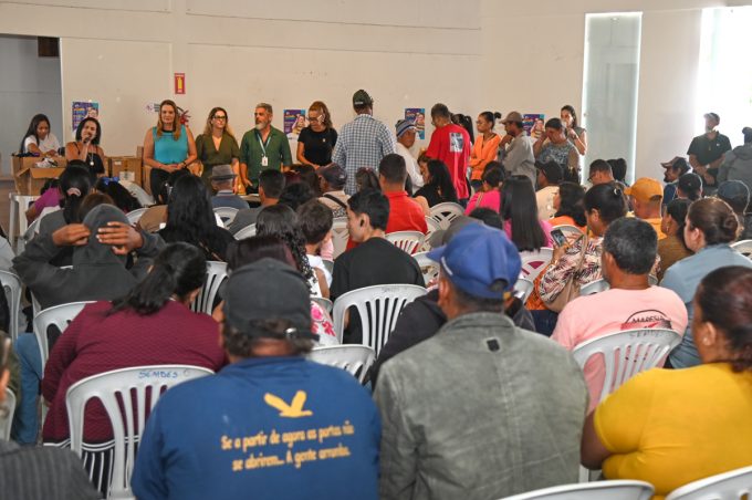 Prefeitura de Vitória da Conquista inicia entrega de 1.300 óculos do Mutirão Oftalmológico