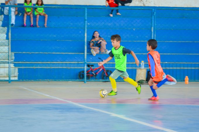 Novas turmas de vôlei e futsal na Praça da Juventude recebem inscrições a partir de terça-feira, 3