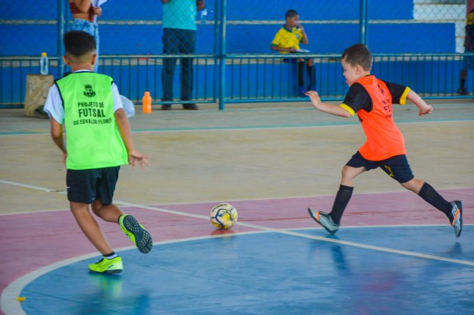 Escolinha de Futebol de Salão da Prefeitura oferece vagas gratuitas para crianças a partir dos cinco anos