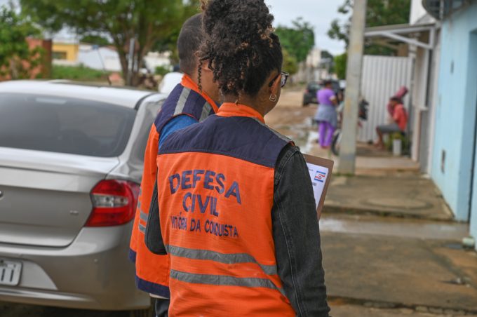 Defesa Civil faz vistoria em imóveis atingidos pelas chuvas no loteamento Vila América