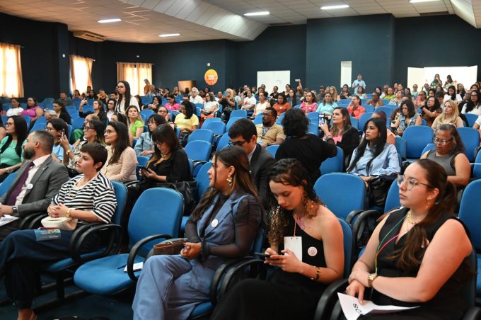 Governo Municipal participa de seminário sobre a proteção de crianças e adolescentes na internet