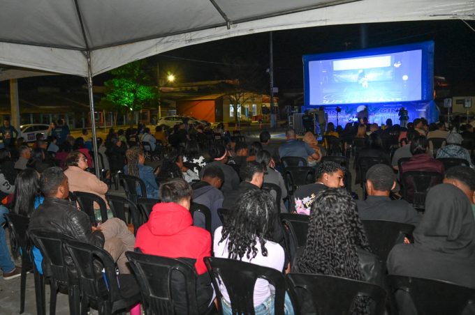 Apoio da Prefeitura viabiliza sucesso do projeto Cine Sustentável ao Ar Livre no Glauber Rocha