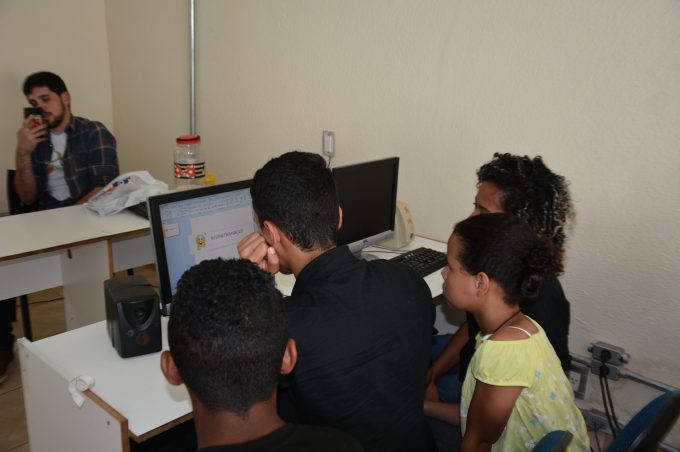 Prefeitura lança campanha para o uso consciente da internet aos adolescentes participantes do Nuca