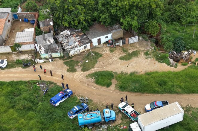 Em ação preventiva, Prefeitura acolhe famílias e realiza demolição de imóveis com risco de desabamento no Boa Vista