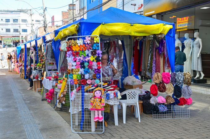 Feira de Economia Solidária movimenta Lagoa das Bateias neste domingo de aniversário da cidade