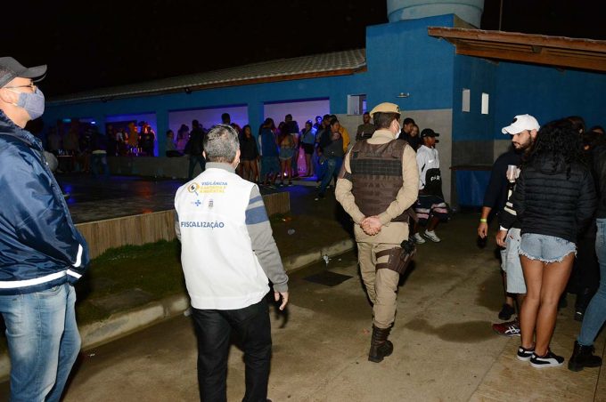Operação Pacto Pela Vida: Prefeitura e PM encerraram festas clandestinas na madrugada deste sábado