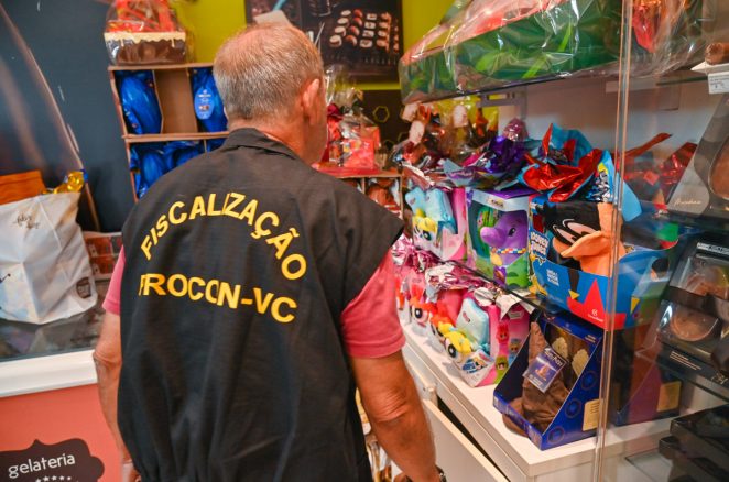 Procon realiza fiscalização em lojas de chocolate de Vitória da Conquista