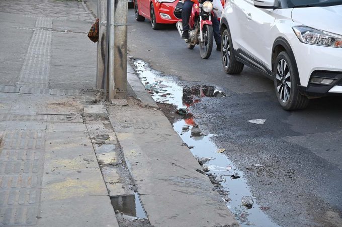 Prefeitura alerta população sobre despejo de água servida em vias públicas