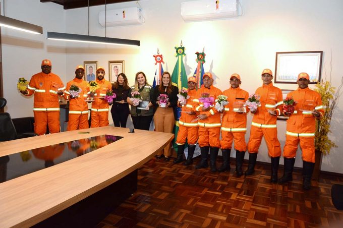 Equipe da Brigada de Incêndios Florestais da Prefeitura recebe homenagem pela proteção de áreas ambientais do município