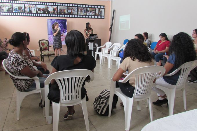 Centro de Referência da Mulher realiza “Chá com elas” em comemoração ao Março Mulher