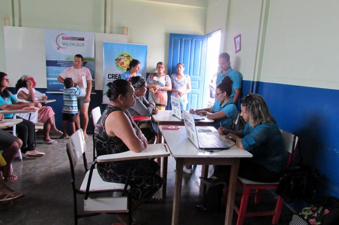 Bolsa Família Móvel atende mais de 100 pessoas em Veredinha