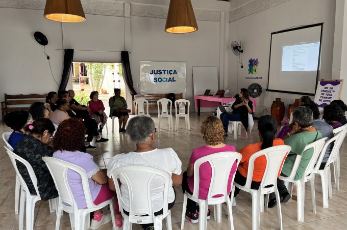 Justiça social e voto feminino são temas de roda de conversa no Centro de Convivência do Idoso