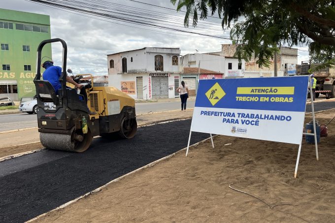 Acelera Conquista: Prefeitura começa a asfaltar pista de cooper da Avenida Brumado