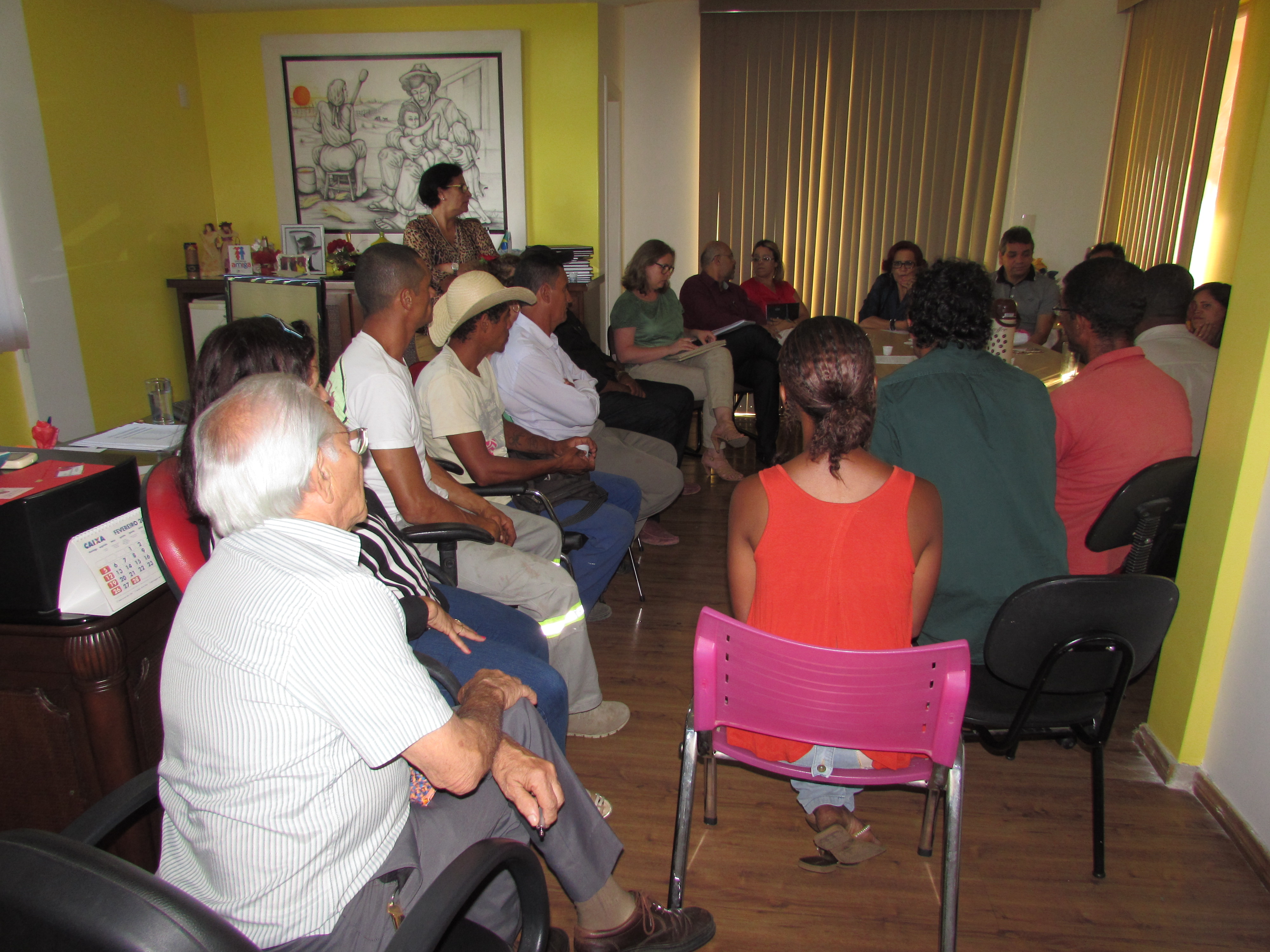 Secretaria de Desenvolvimento Social recebe moradores de ocupações