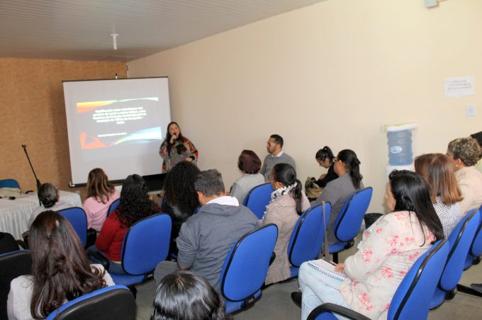 Prefeitura realiza qualificação sobre abordagem aos usuários de crack e outras drogas para profissionais da Assistência Social