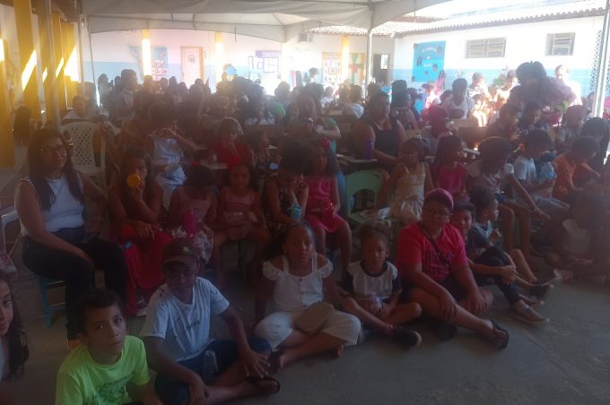 Com a presença de pais e alunos, Escola Municipal Padre Aguiar encerra Projeto de Leitura que envolveu a família
