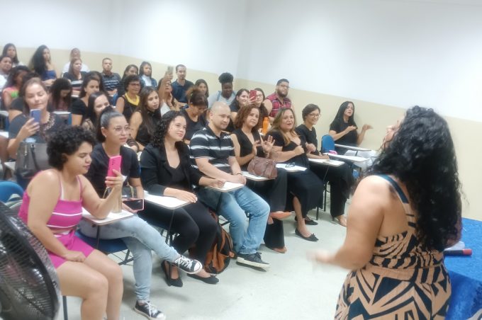 Central de Libras realiza formação com mais de 70 alunos dos cursos básico e intermediário