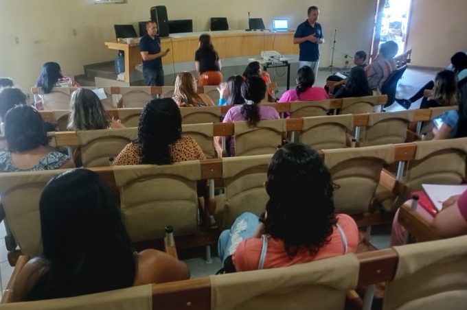 Smed apresenta sistema de matrículas on-line para secretários da rede municipal e esclarece dúvidas