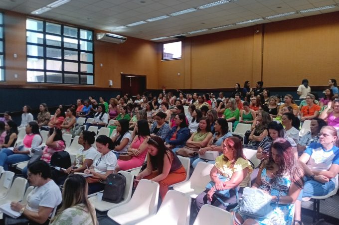 Smed realiza seminário com coordenadores e professores de educação infantil para implantação do projeto Buriti Mirim 2024