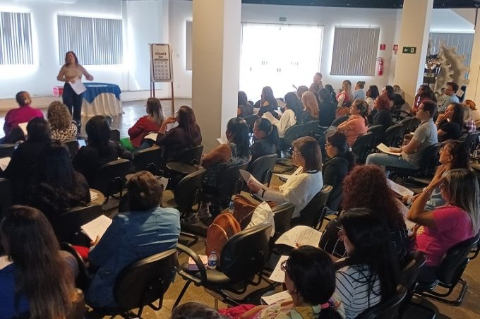 Secretaria de Educação realiza formação para professores do 2º ao 5º ano com ênfase nas plataformas de apoio utilizadas pela rede municipal