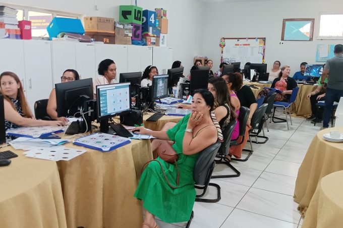 Smed promove formação sobre Tix Letramento para professores de Atendimento Educacional Especializado