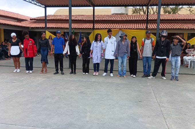 Escola Municipal José Mozart Tanajura encerra edição anual do Projeto TJC