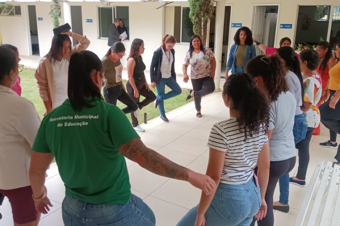 Servidores da Secretaria Municipal de Educação recebem ação do Nast relacionada à campanha Janeiro Branco