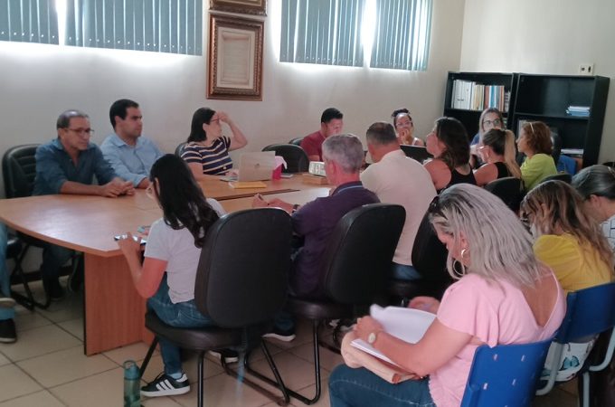 Fórum Municipal de Educação e equipe técnica do Plano Municipal de Educação realizam reunião conjunta sobre PMEs