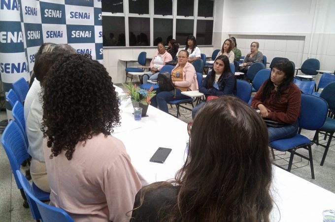 Smed e Senai vão ofertar cursos profissionalizantes para alunos e pessoas privadas de liberdade matriculados na EJA