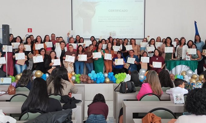 Secretaria de Educação realiza evento Conquista que Alfabetiza premiando escolas