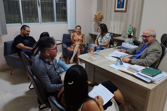 Doutorandas da Ufba apresentam à Smed projeto de avaliação da obesidade infantil para alunos do Ensino Fundamental I