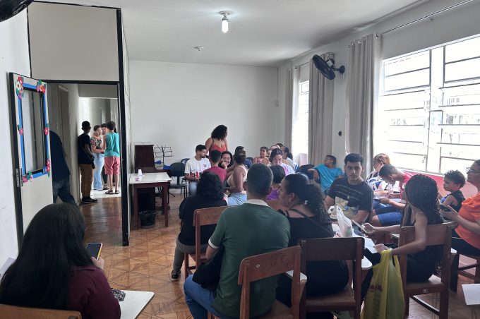Inscrições em cursos de música do Conservatório Municipal começaram nesta segunda com grande procura