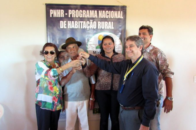 Prefeitura participa de entregas de casas em Lagoa do Arroz