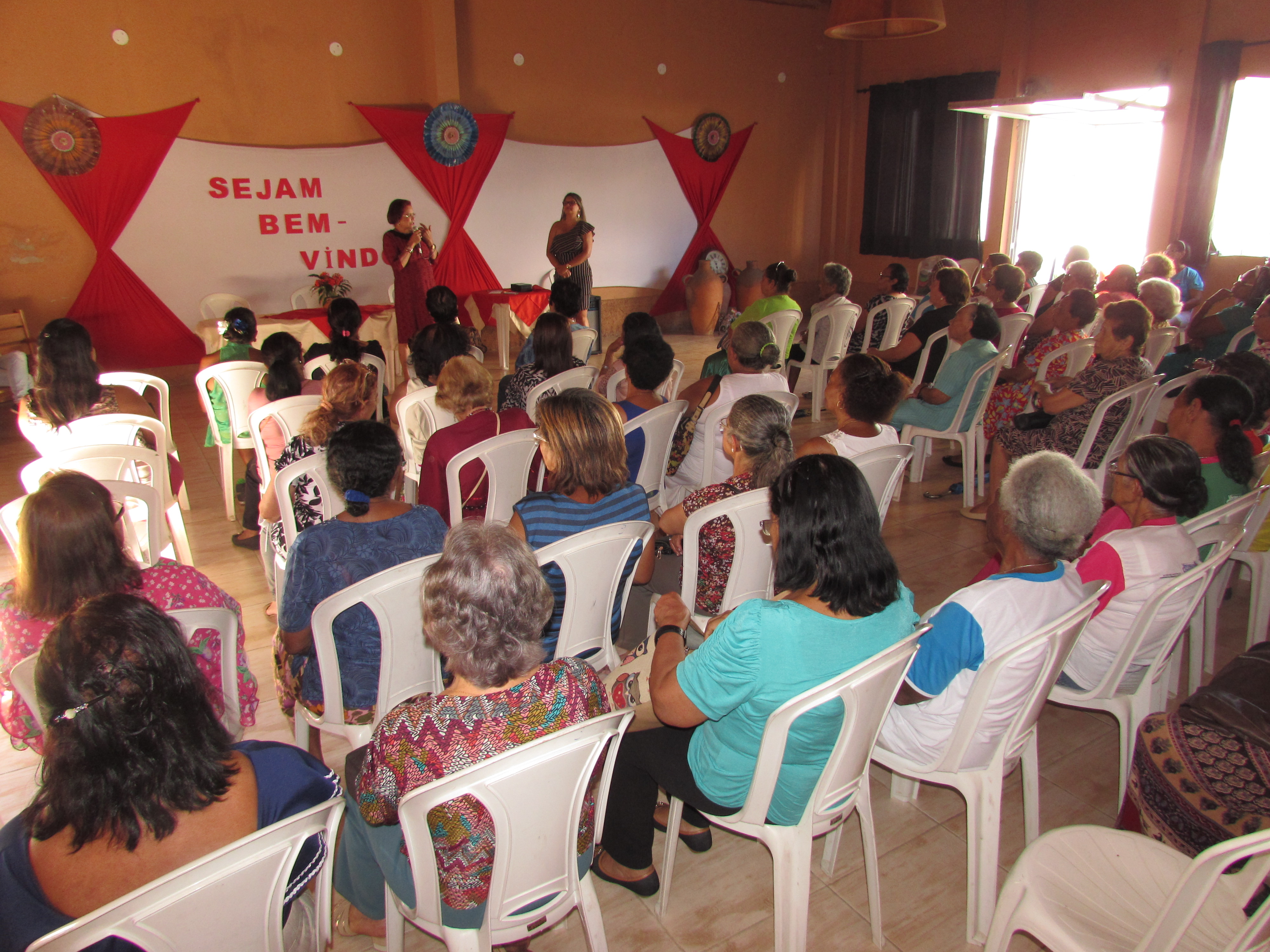 Centro de Convivência do Idoso comemora Dia Internacional da Mulher