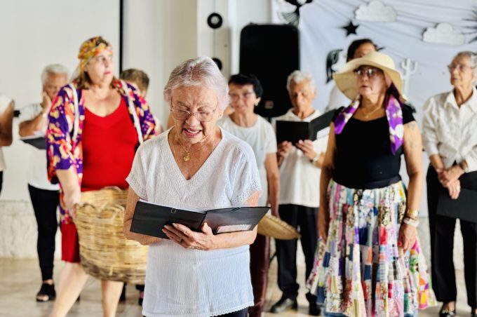 Sarau da Terceira Idade: Centro de Convivência do Idoso vira palco de expressões artísticas