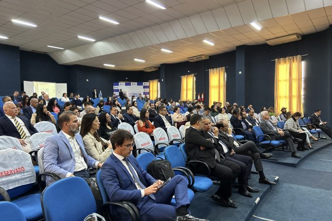 Magistrados, profissionais e estudantes de Direito participam do I Congresso Regional da AMAB em Vitória da Conquista