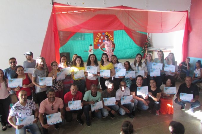 Cras Jardim Valéria homenageia governo e parceiros