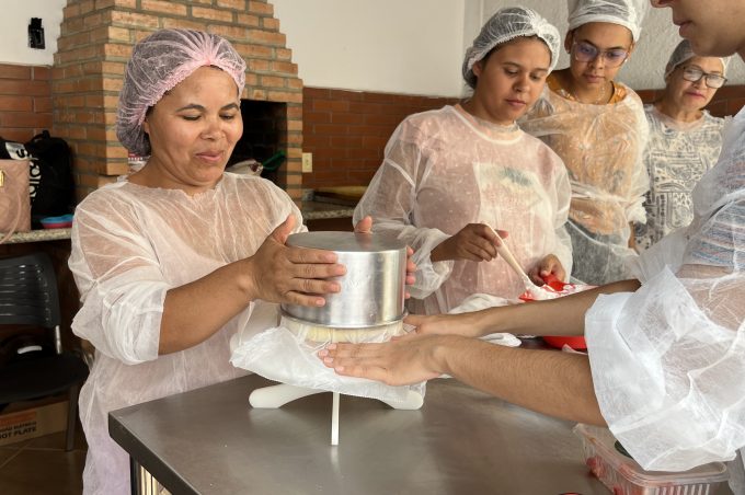 Secretaria Municipal de Políticas para Mulheres conclui primeira turma do curso de confeitaria avançada