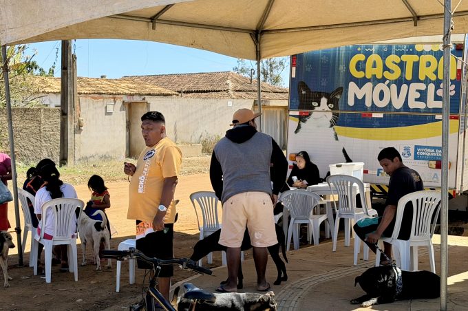 Castramóvel chega ao povoado de Itapirema e realiza castração de cães machos e gatos de ambos os sexos