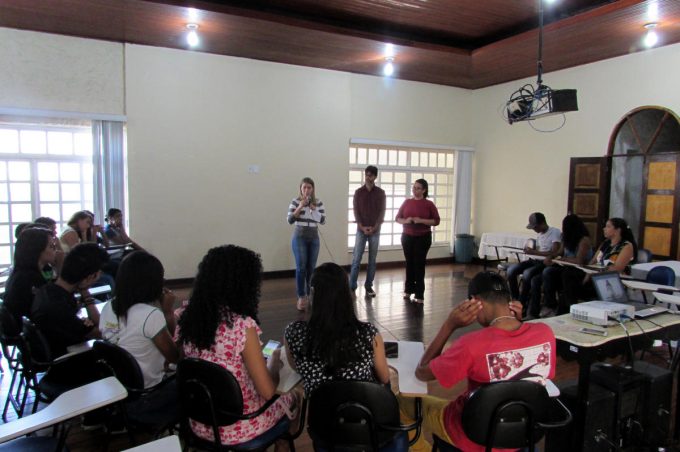 Segundo encontro do Núcleo de Cidadania Adolescente debate cidadania e política