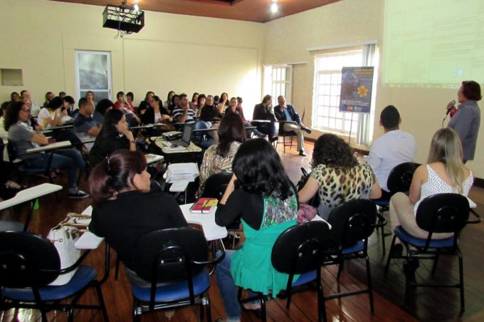 Prefeitura e parceiros discutem o Dia Nacional de Combate à Violência Sexual Infantil